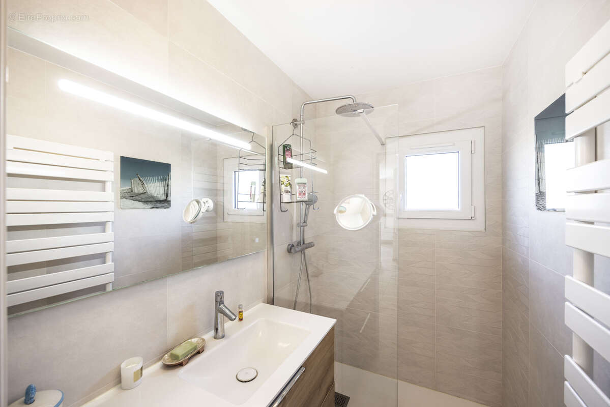 Maison à BRISON-SAINT-INNOCENT