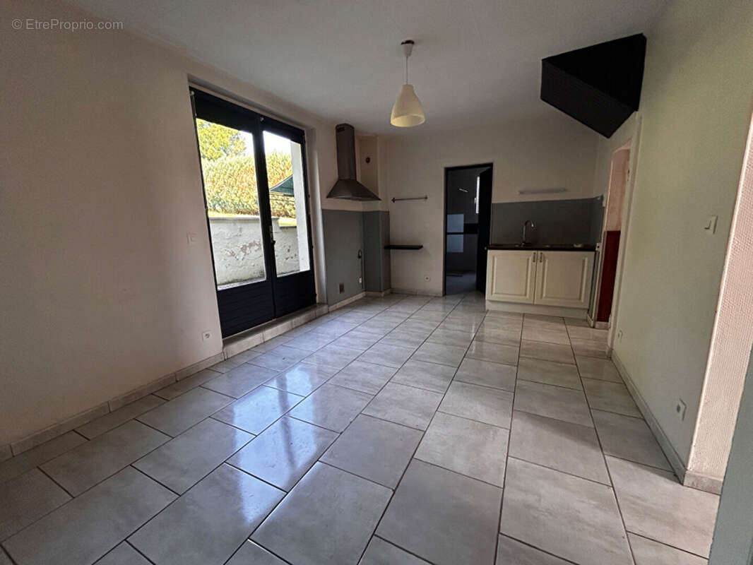 Maison à BROUSSEVAL