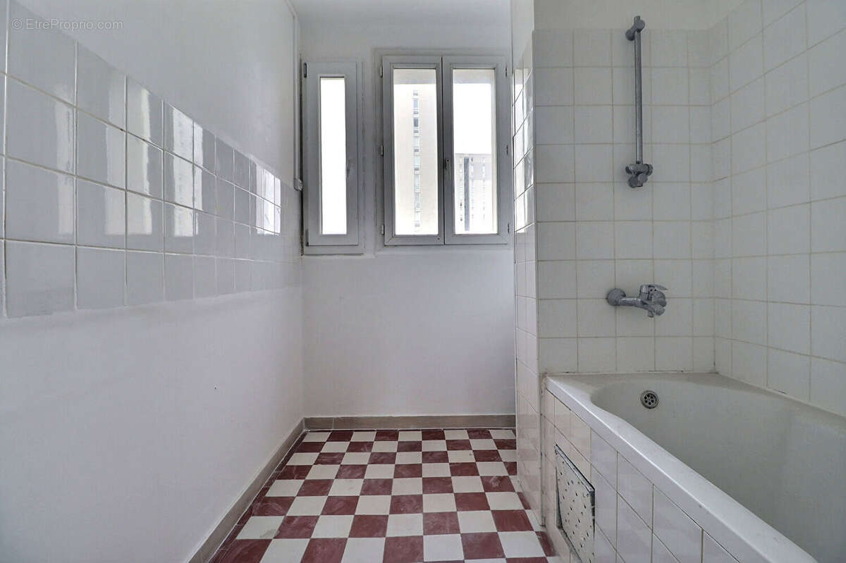 Appartement à AUBERVILLIERS