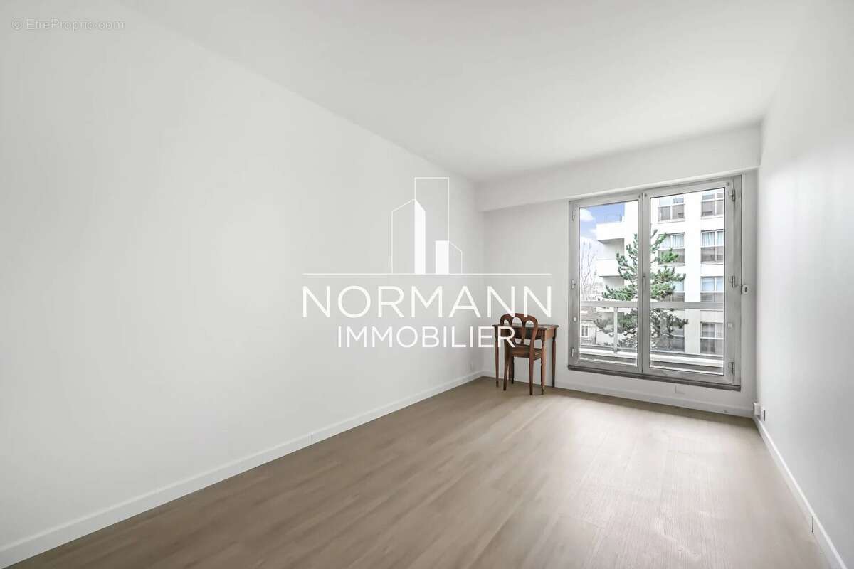 Appartement à NEUILLY-SUR-SEINE
