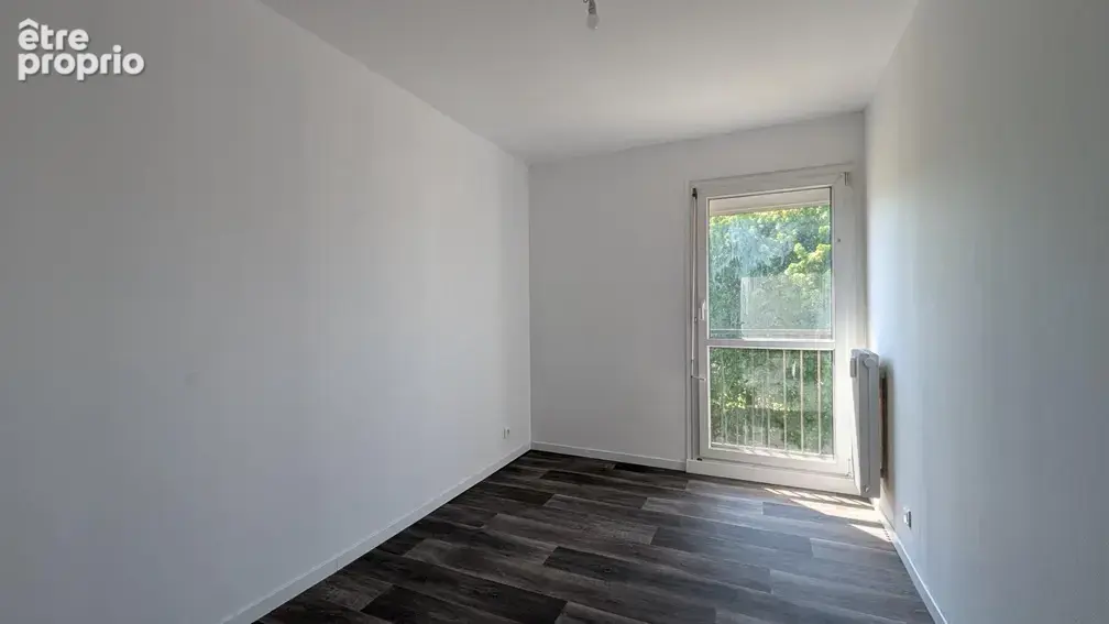 Appartement T4 à vendre à Arcis sur Aube - photo 3