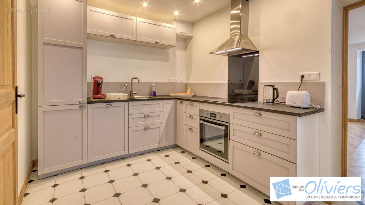 Maison à VOISINS-LE-BRETONNEUX