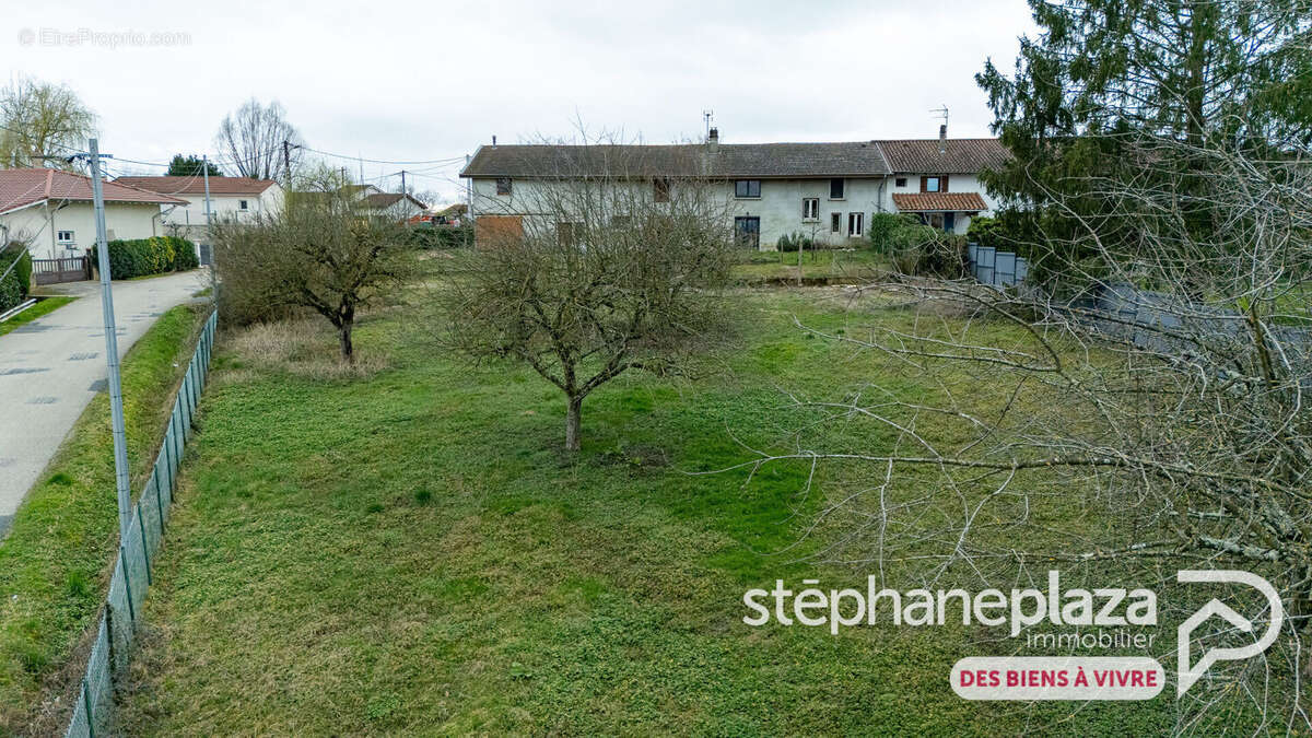Terrain à bâtir de 1285 m² à Viriat - multiples possibiltiés - photo 5