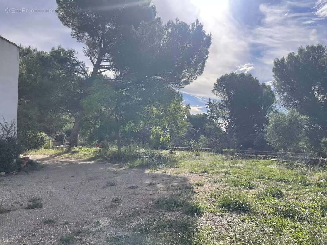 Maison à PELISSANNE