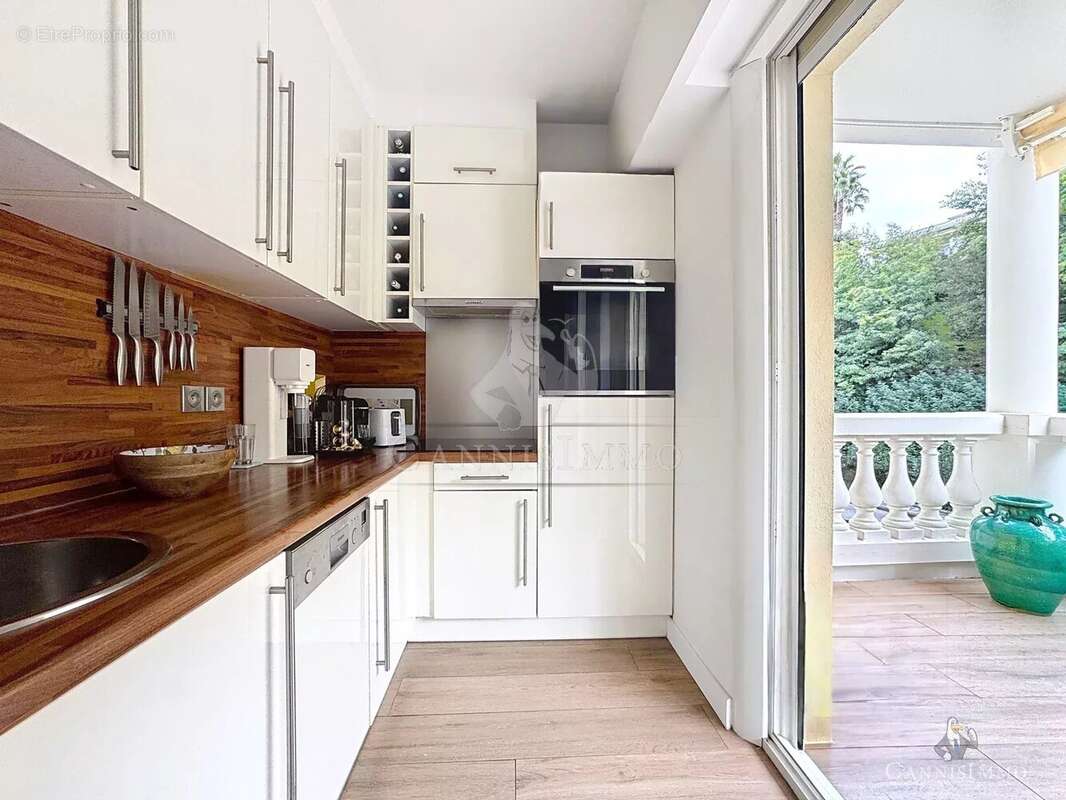Appartement à MANDELIEU-LA-NAPOULE