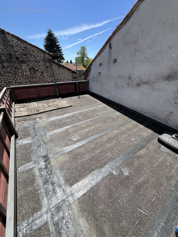 Maison à COMPREIGNAC