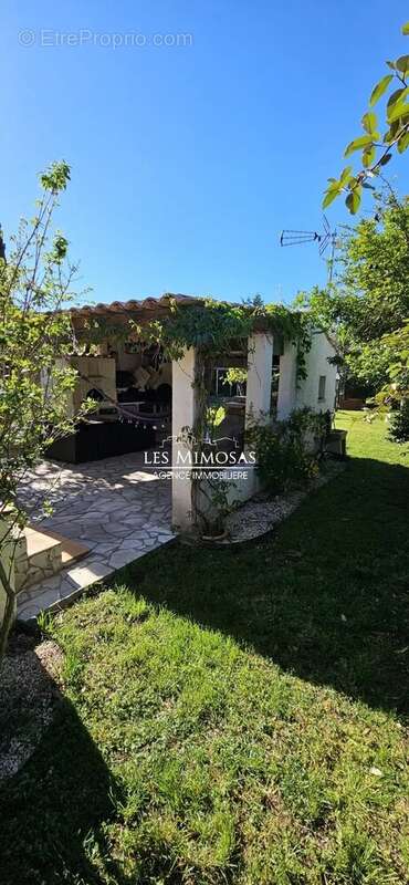 Maison à PUGET-SUR-ARGENS