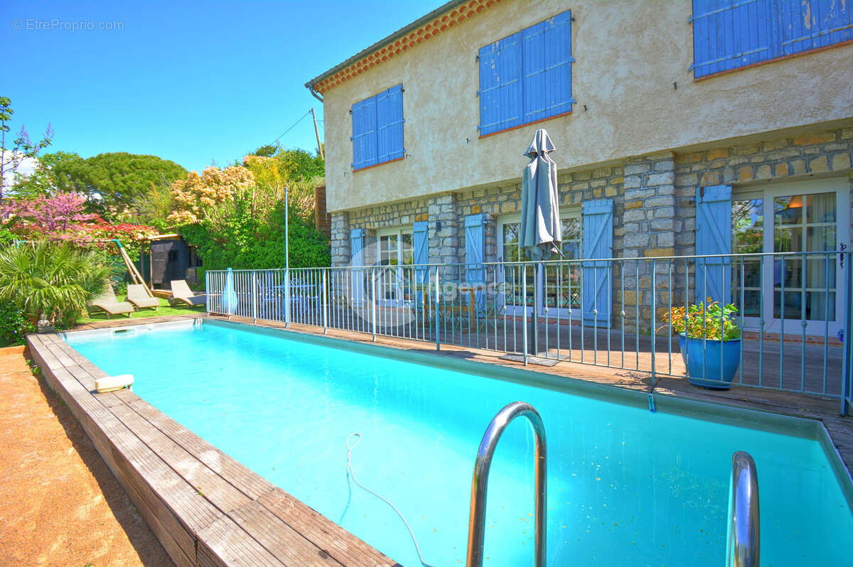 Coup de cœur à Montauroux : Superbe bas de maison de 93 m2 avec piscine privative et dépendance - photo 11
