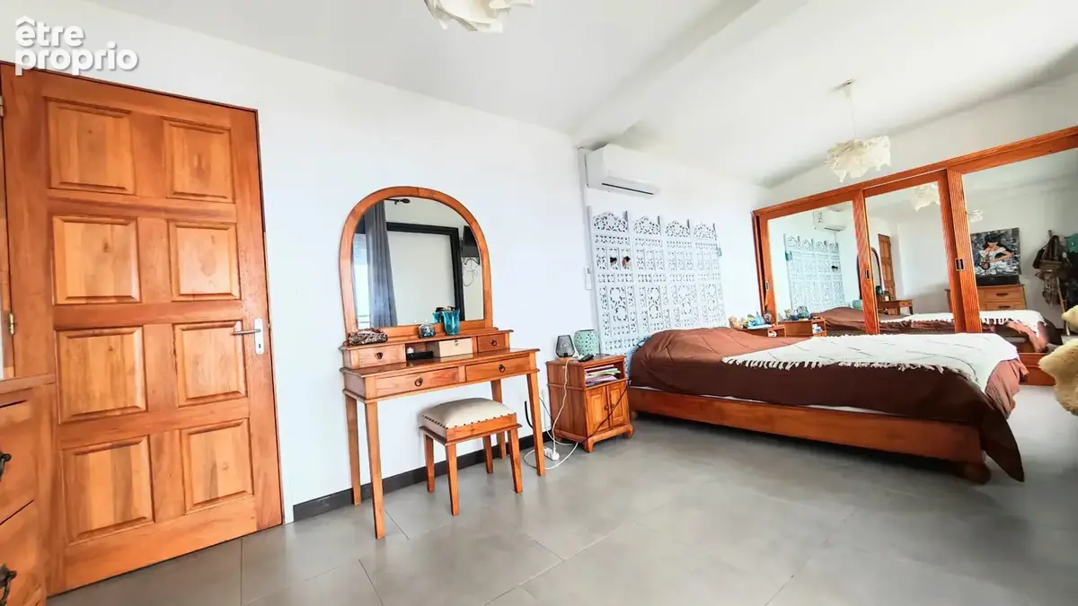 Maison 5 pièces 148 m² à vendre à Saint-Pierre (97410) - photo 8