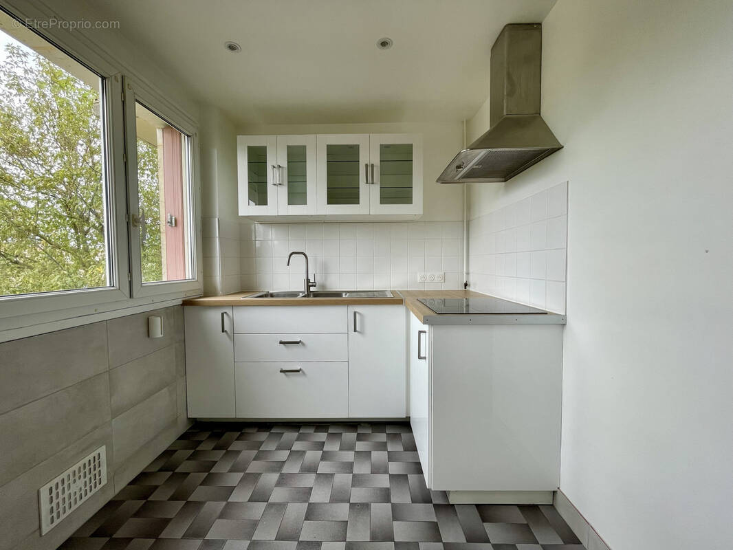 Appartement à FRESNES