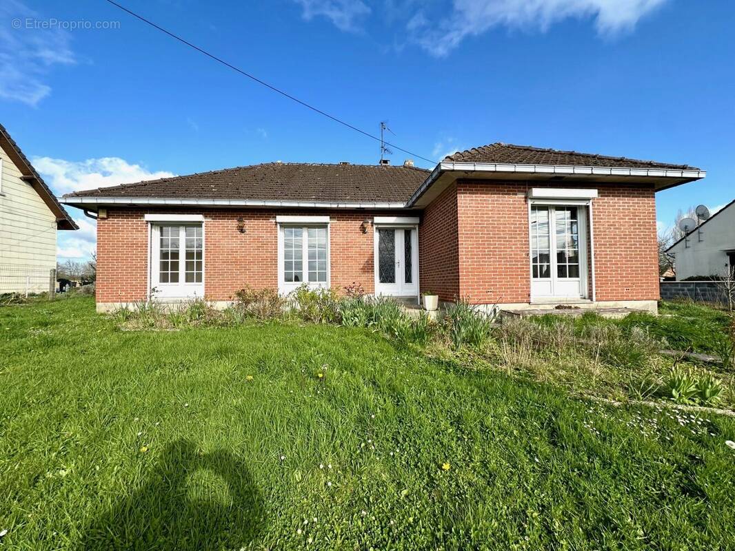 Maison à BOUE