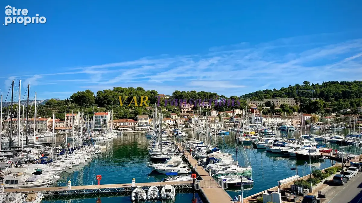 Saint-Mandrier-sur-Mer (83430)   Vue mer exceptionnelle, première ligne sur le port   Rénovation intégrale - photo 2