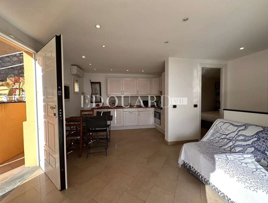 Appartement à ROQUEBRUNE-CAP-MARTIN