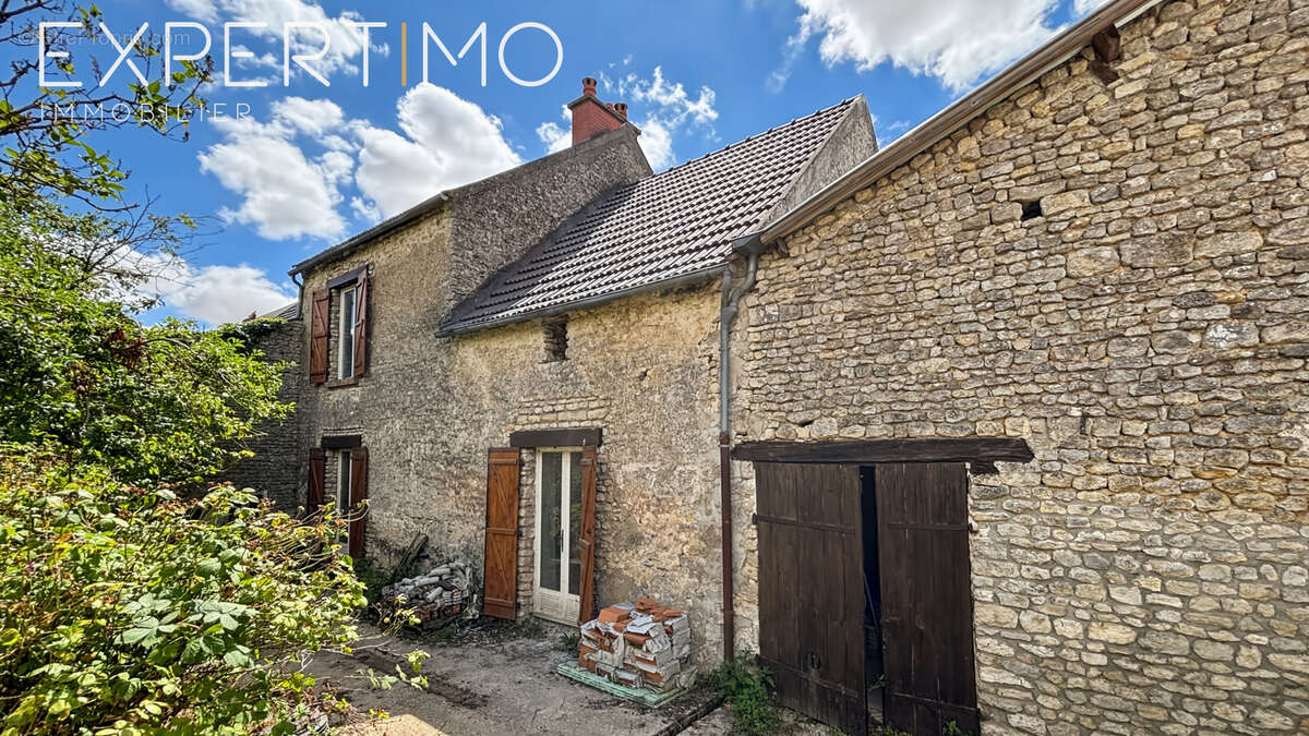 Maison à ETAMPES