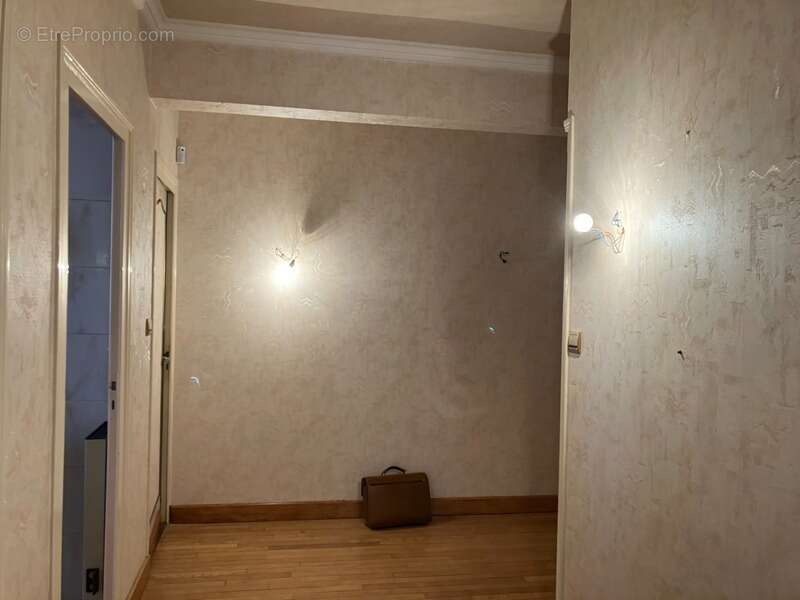 Maison à NOTRE-DAME-DE-SANILHAC