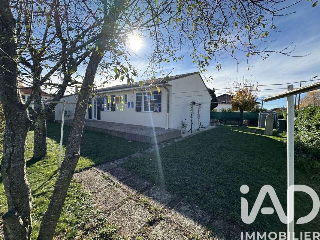 Photo 8 - Maison à VEAUCHE