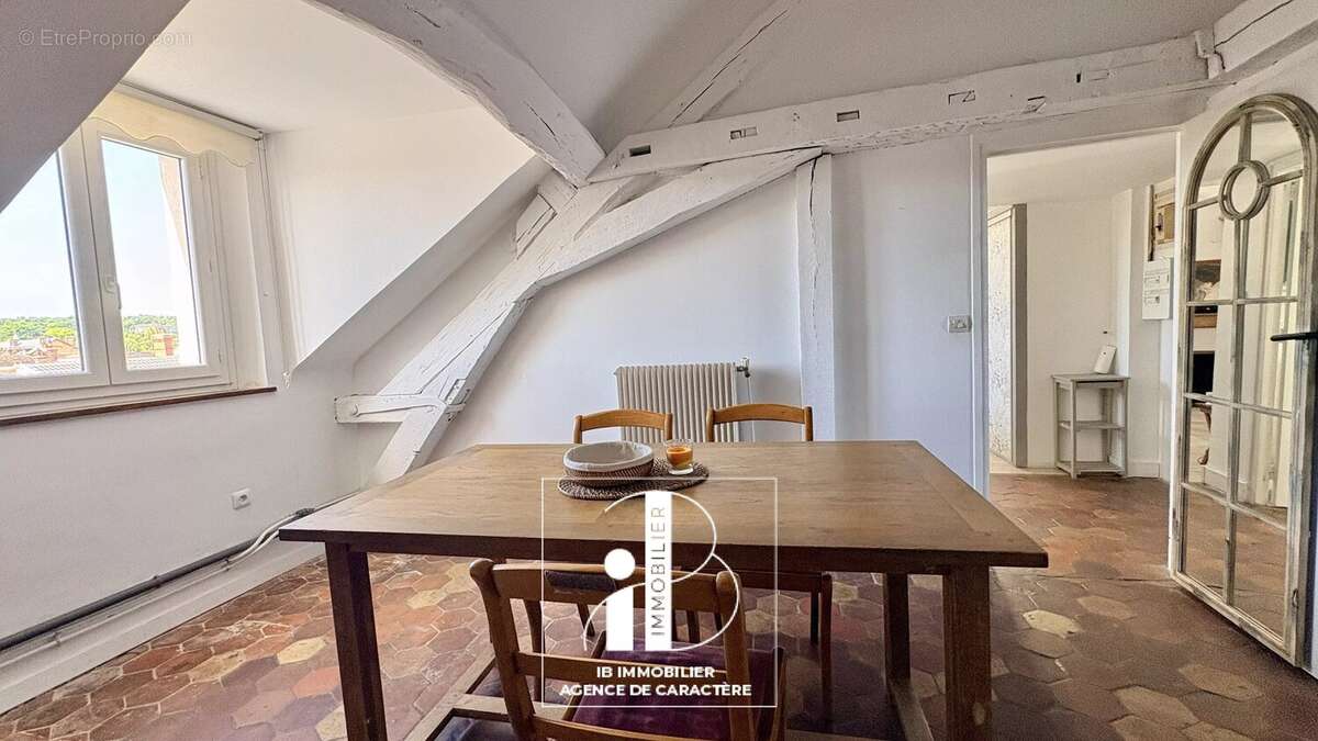 Appartement à FONTAINEBLEAU
