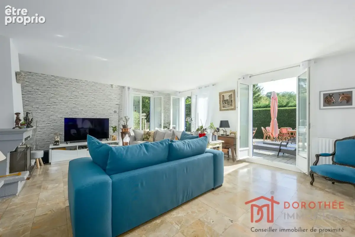 Maison 8 pièces 215 m² à vendre à Villecresnes (94440) - photo 3