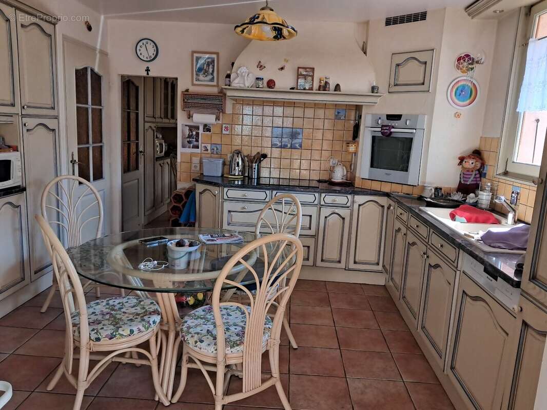 Maison à CRANVES-SALES