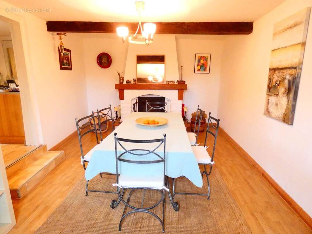 Haute Garonne, charmante maison de village rurale, salle à manger   Upper Garonne, charming rural village house, dining room - Maison à GENSAC-DE-BOULOGNE