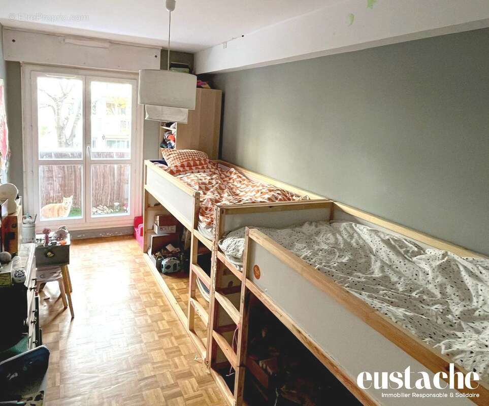 Appartement à PARIS-19E