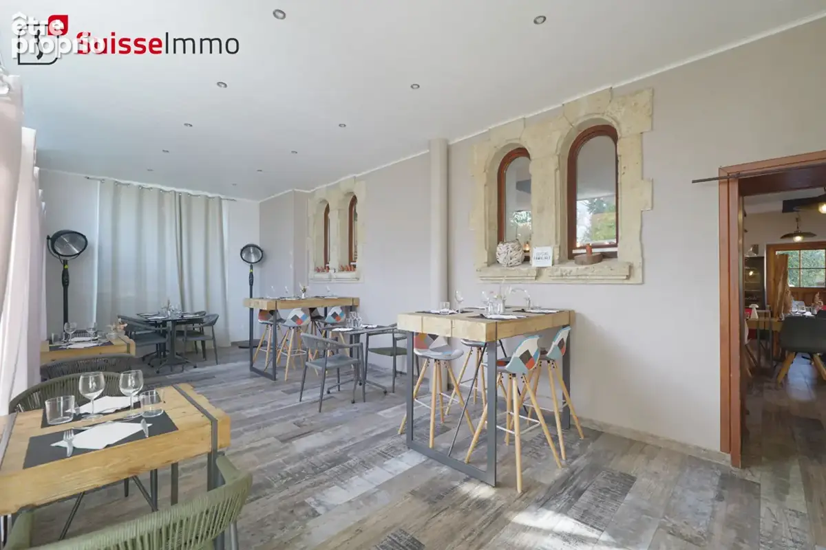 Murs + appartement T5 (+ possibilité fonds restaurant + Licence 4 ) - photo 8