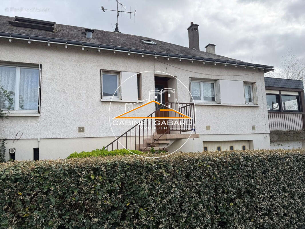 Maison à AVRILLE