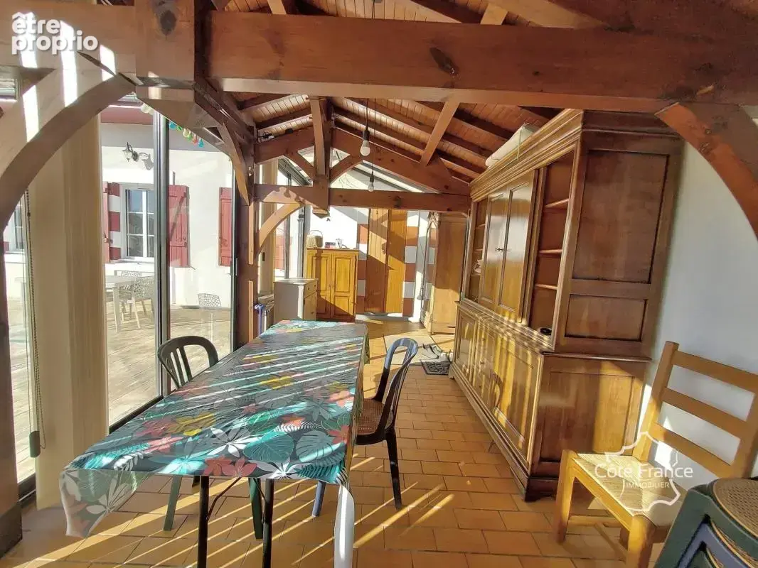 Propriété de 240 m2 avec deux habitations, dépendance, pisci - photo 18