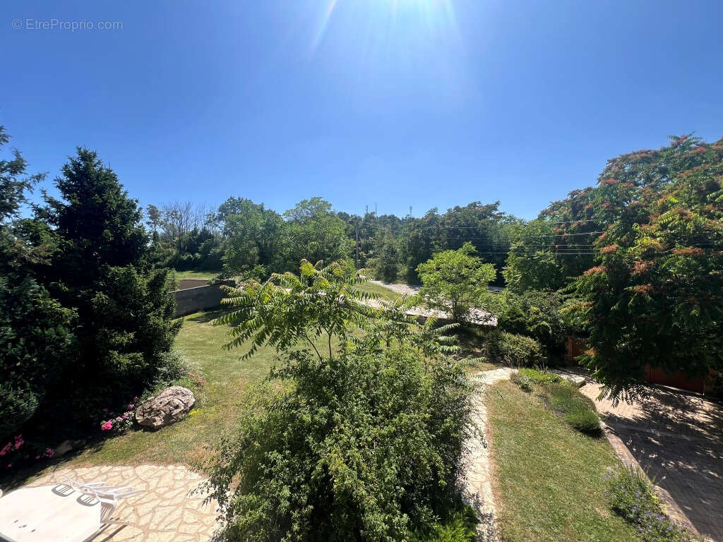 Maison à PONT-SUR-YONNE