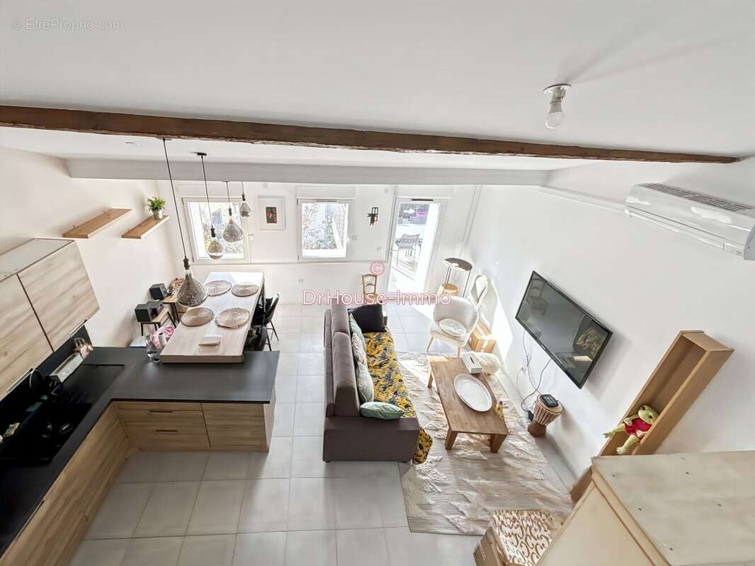 Appartement à POUSSAN