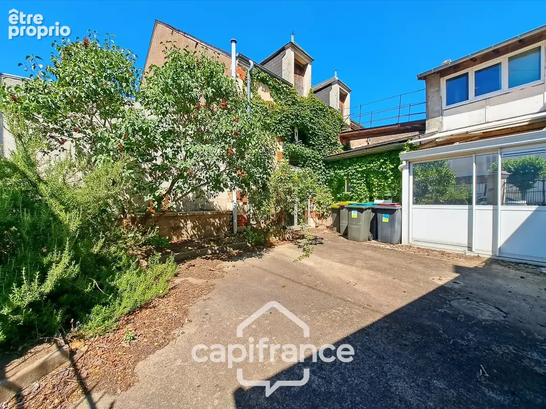 Ancien bar-restaurant avec logement – Fort potentiel au cœur de Châteaumeillant - photo 6