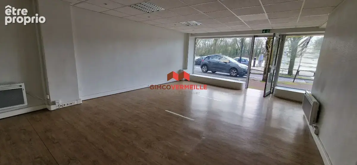 Immeuble d'habitation et commerce - photo 13