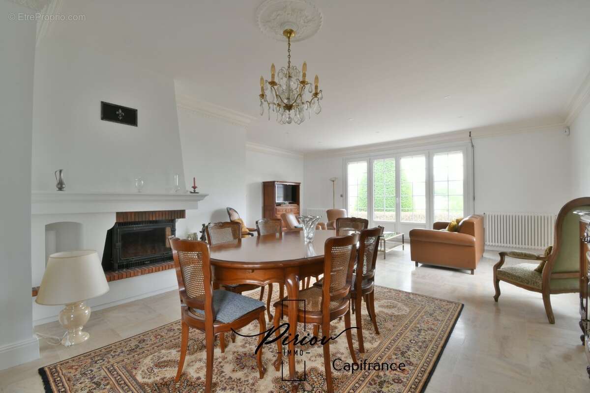 Maison familiale au coeur de Doué la Fontaine - Potentiel de 6 chambres - photo 15