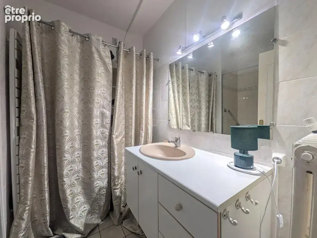 Appartement lumineux de 88 m² avec balcon, ascenseur et vue dégagée - photo 13
