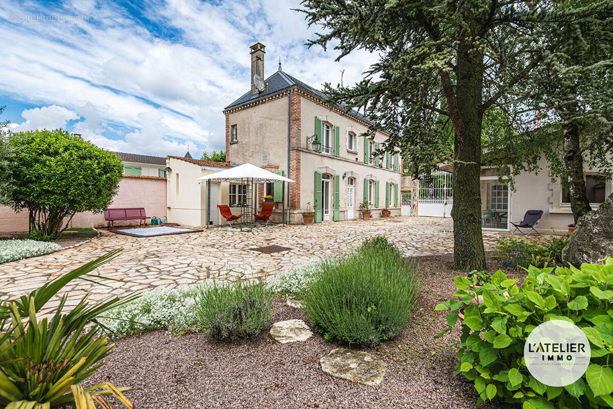 Maison à LA VEUVE