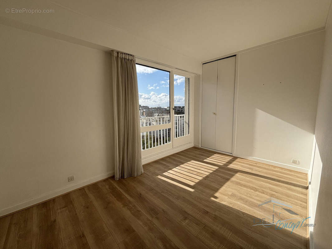 Appartement à COURBEVOIE