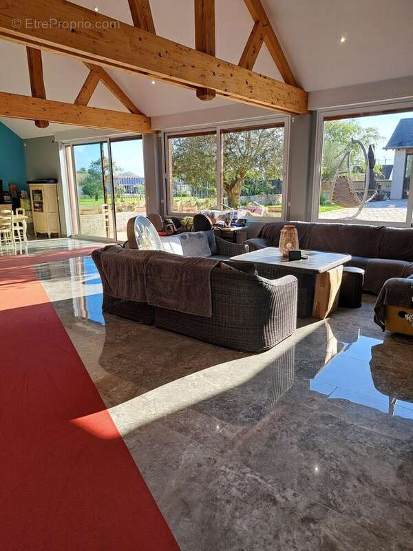 Maison à MAREST-DAMPCOURT