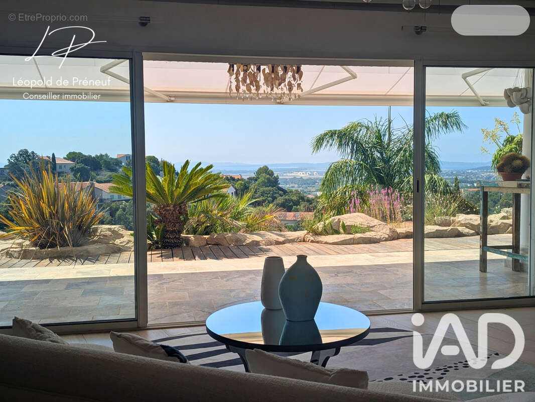 Maison 250 m² à Hyeres  - photo 2