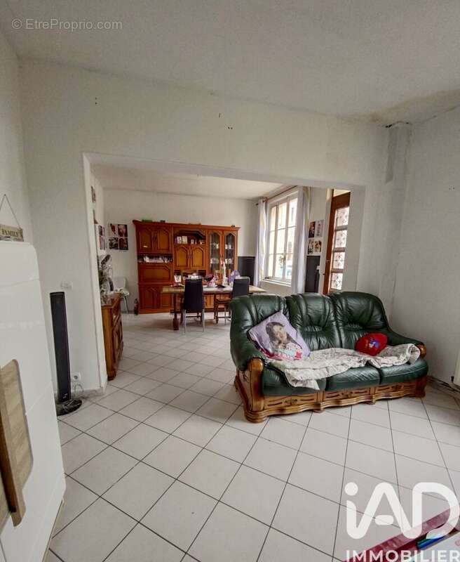 Photo 2 - Maison à TERGNIER