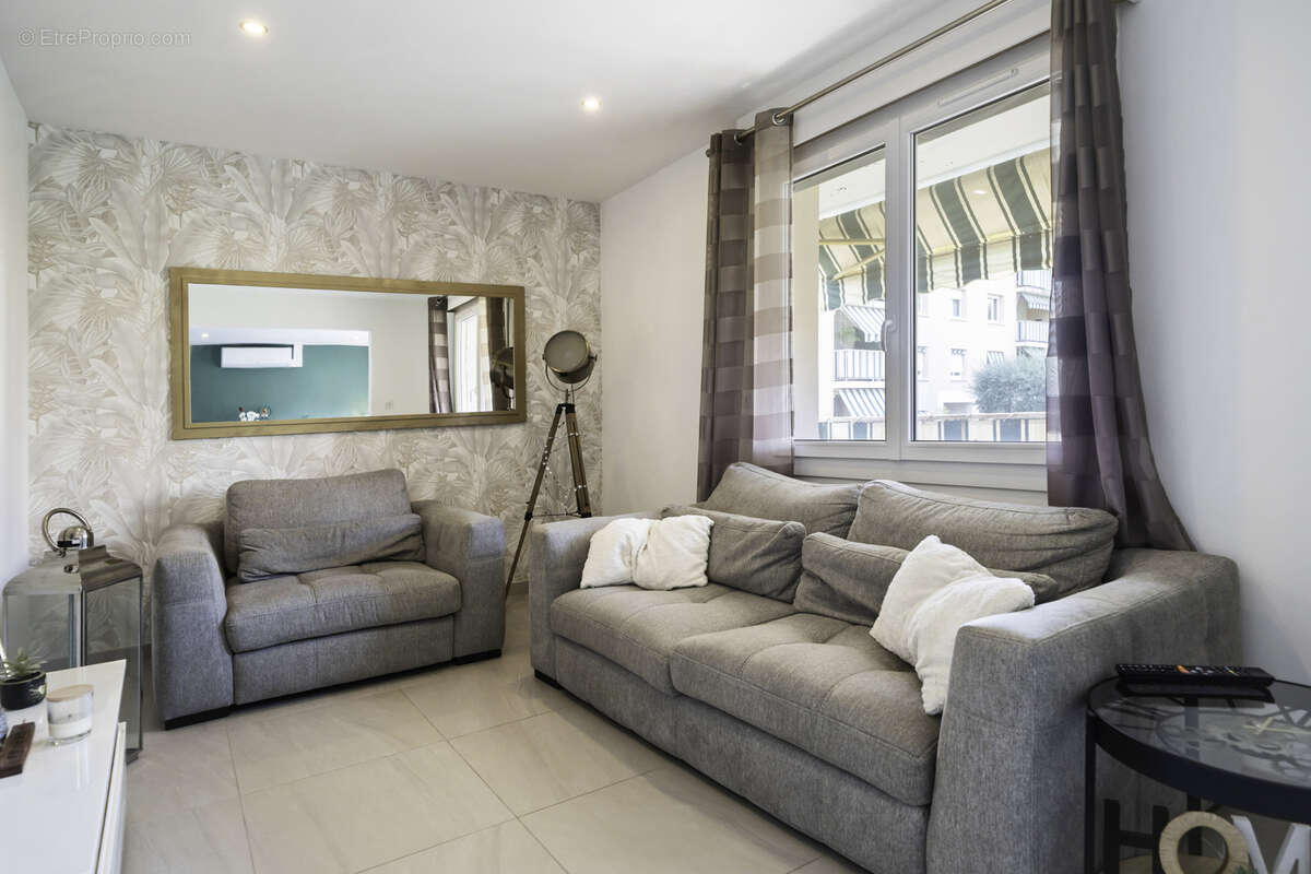 Le Cannet   Appartement 3 pièces de 71 m2 avec parking et cave - photo 2