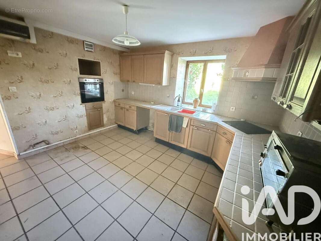 Maison 180 m² à Le Brethon  - photo 7