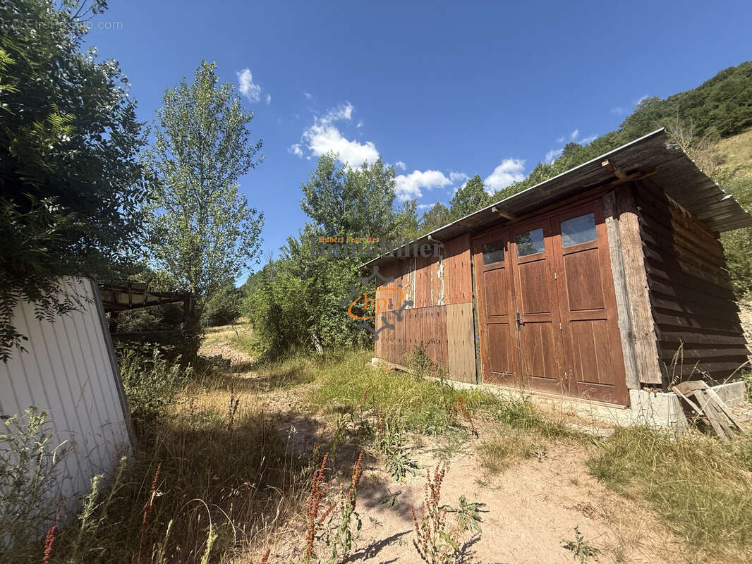 Vente remise avec  2,45 hectares de terrains Versols-et-Lapeyre - photo 4
