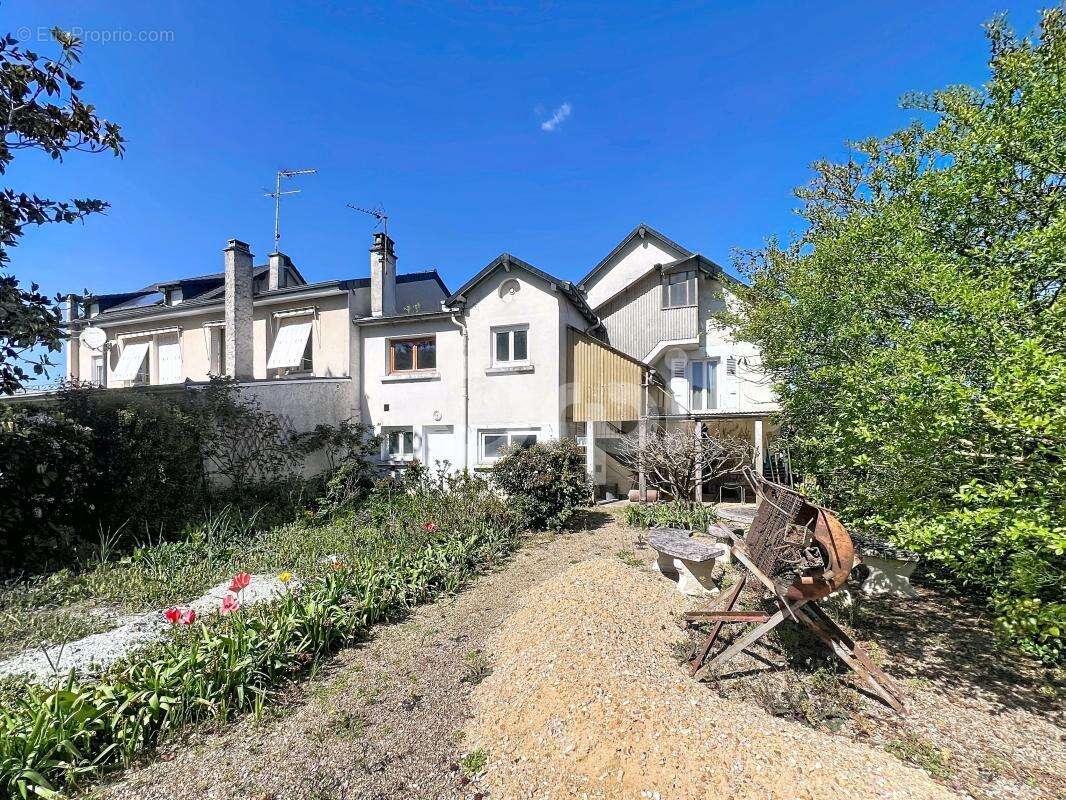 Maison à TERRASSON-LAVILLEDIEU