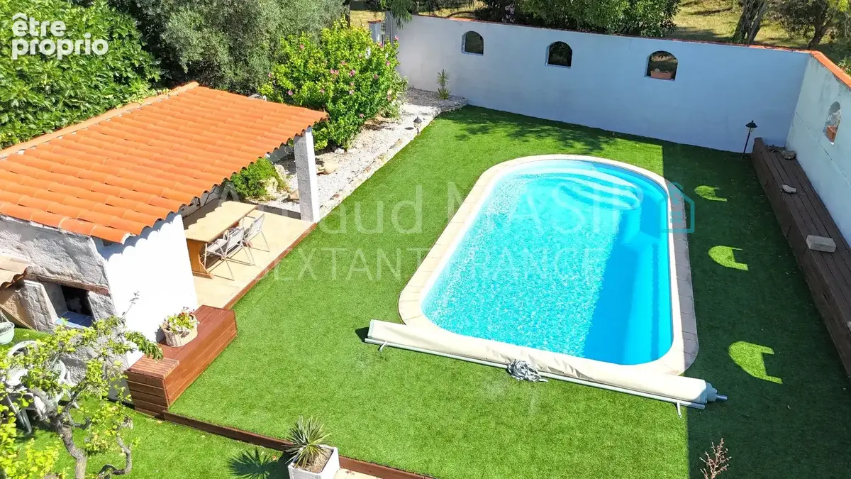 Villa 4f 142m², piscine, 2 garages, parcelle 3 174m², vue imprenanble, emplacement tranquil, proche commerces - photo 2