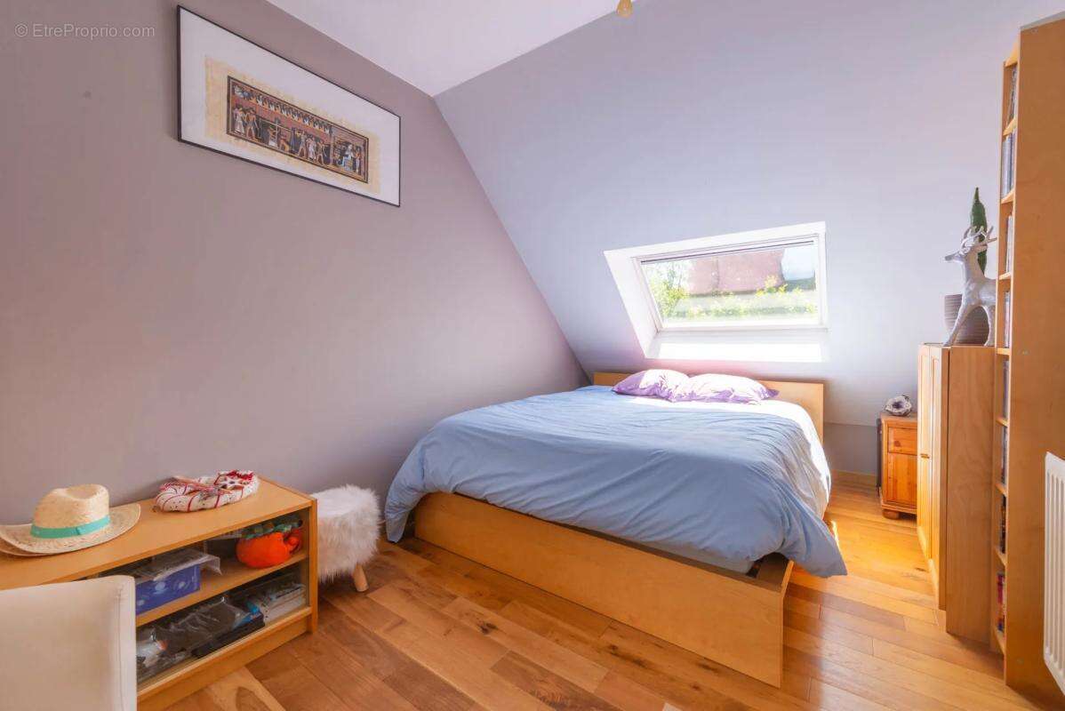 Maison familiale rénovée 4 chambres, environnement bucolique à Saint-Arnoult-en-Yvelines - photo 4