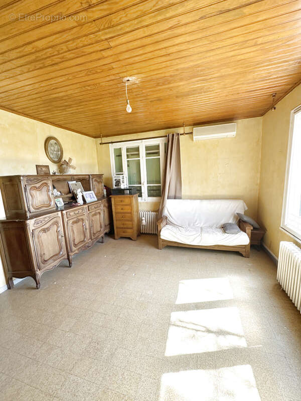 Maison à SAINT-CHAMAS
