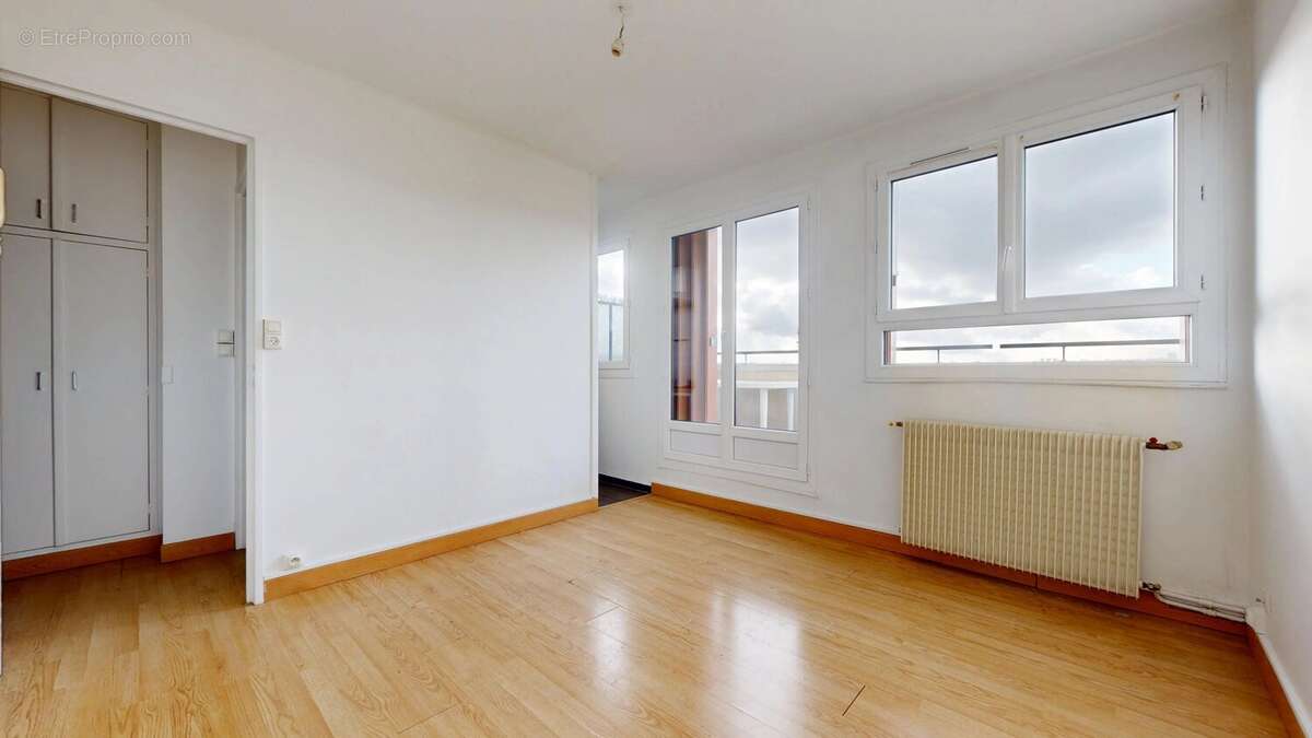 Appartement à LES PAVILLONS-SOUS-BOIS