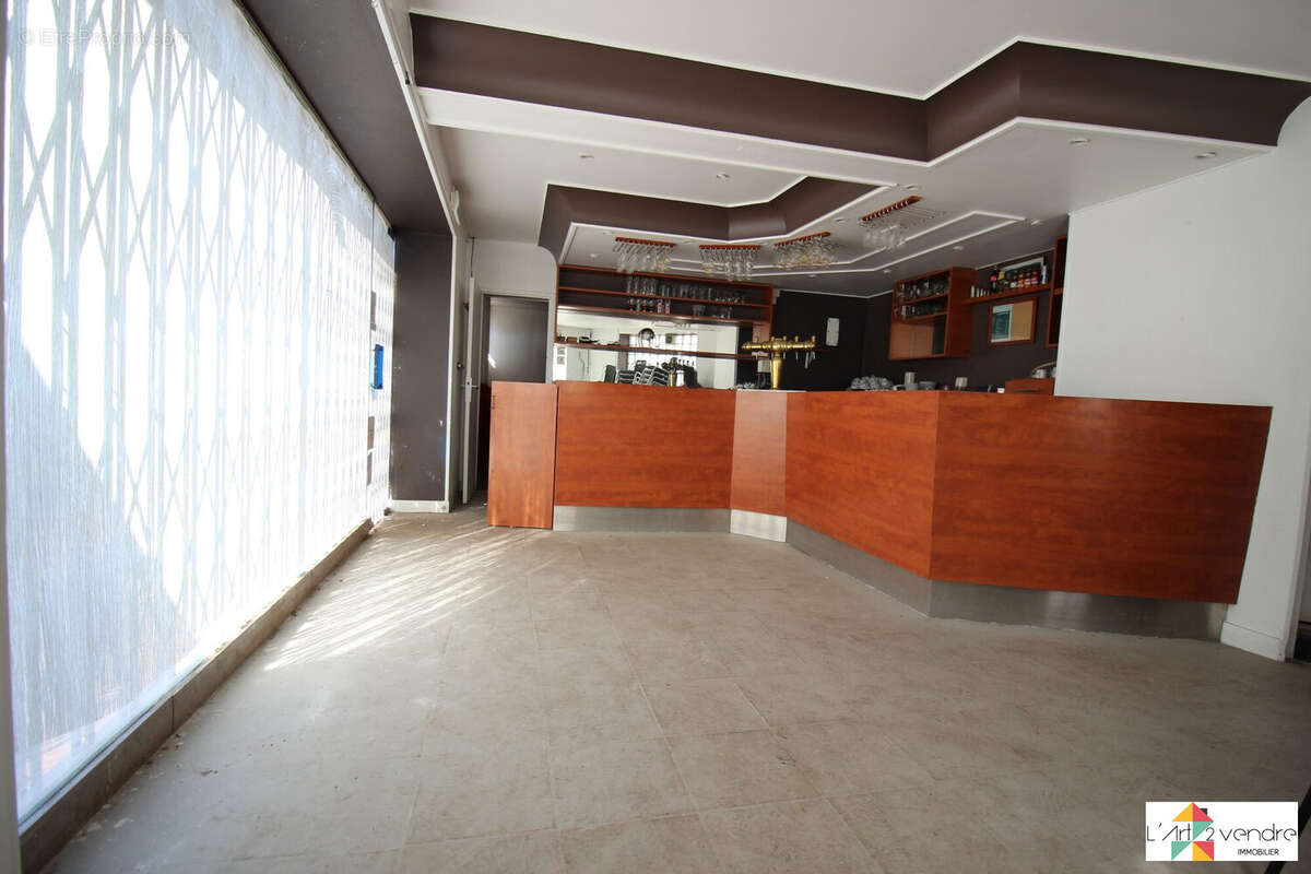 Rez-de-chaussée - Maison à CROISSY-SUR-SEINE