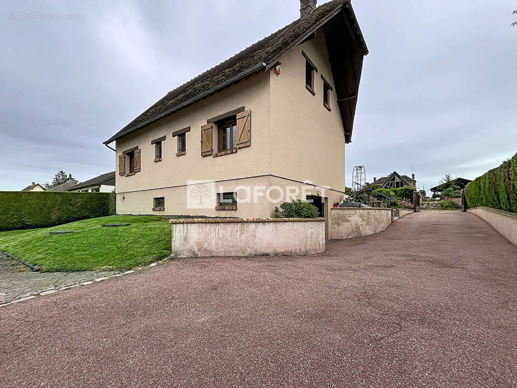 Maison à AILLY