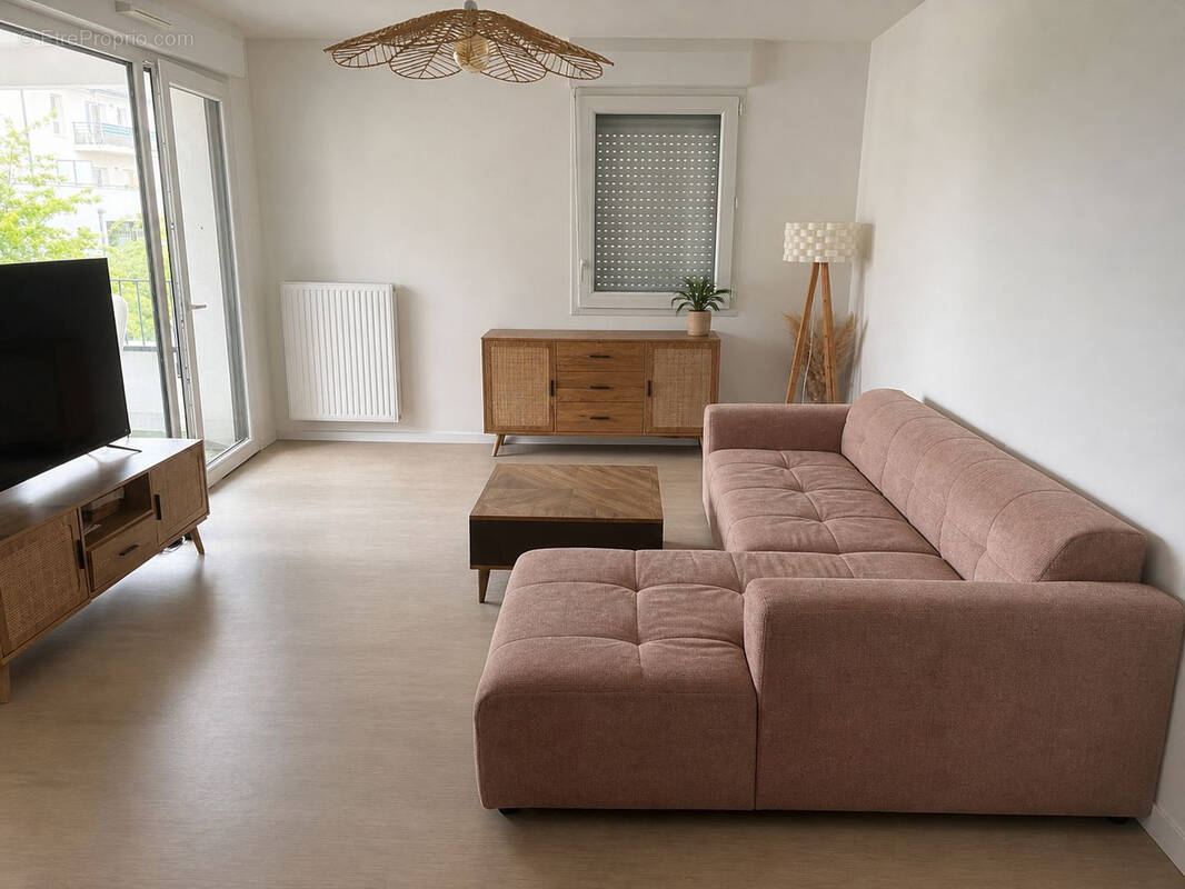 Appartement à AVRILLE